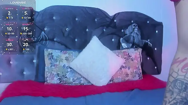 Snapshot of Lia_Valmont chatting on 24, 10, 2025 Lia Valmont online show from 24, 10, 2025