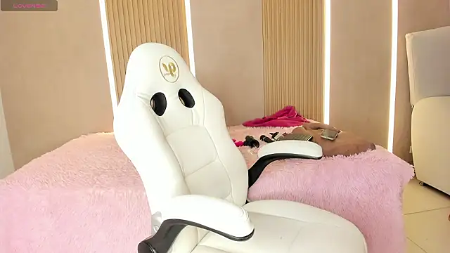 stephany summer online show from 16, 3, 2026