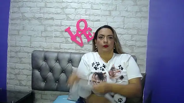 Milf-Prettyboobs online show from 11, 5, 2026