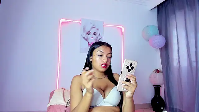 Snapshot of sweet_cinamon chatting on 25, 11, 2025 sweet cinamon online show from 25, 11, 2025