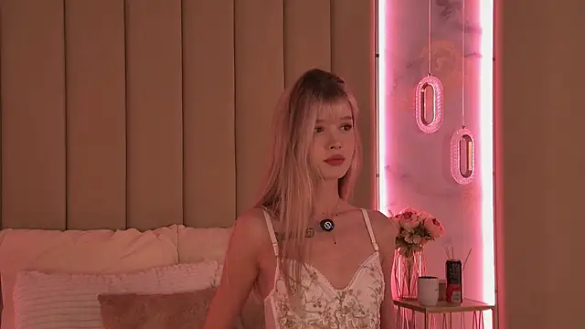 Snapshot of BellaSecrett chatting on 14, 9, 2025 BellaSecrett online show from 14, 9, 2025