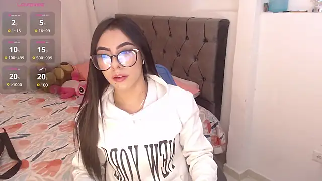 Snapshot of Yasminsmith__ chatting on 11, 3, 2025 Yasminsmith online show from 11, 3, 2025