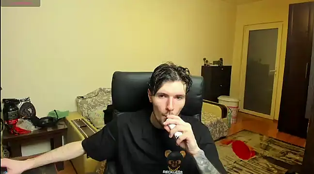 Snapshot of JustinPorno chatting on 12, 3, 2025 JustinPorno online show from 12, 3, 2025