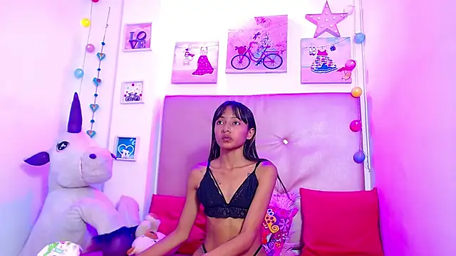 Snapshot of lili_roussi chatting on 14, 3, 2025 lili roussi online show from 14, 3, 2025