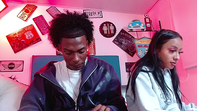 Snapshot of lili_roussi chatting on 2, 10, 2025 lili roussi online show from 2, 10, 2025