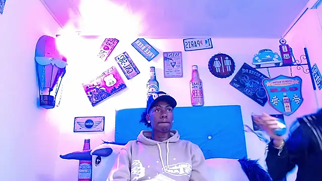 Snapshot of lili_roussi chatting on 10, 10, 2025 lili roussi online show from 10, 10, 2025