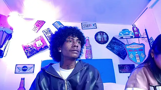 Snapshot of lili_roussi chatting on 19, 10, 2025 lili roussi online show from 19, 10, 2025