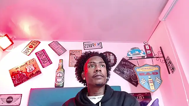 Snapshot of lili_roussi chatting on 11, 11, 2025 lili roussi online show from 11, 11, 2025