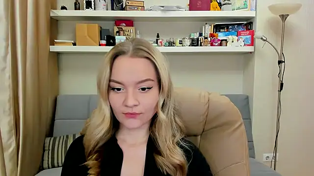 Kara Smith  online show from 7, 12, 2024