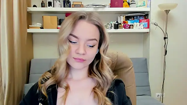 Kara Smith  online show from 7, 2, 2025