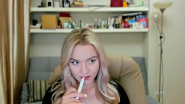 Kara Smith  online show from 11, 9, 2025