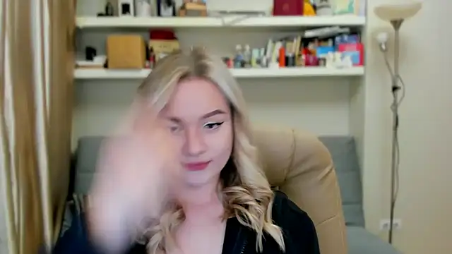 Kara Smith  online show from 2, 10, 2025