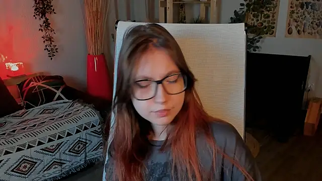 Snapshot of MemoryCadence chatting on 24, 9, 2025 MemoryCadence online show from 24, 9, 2025