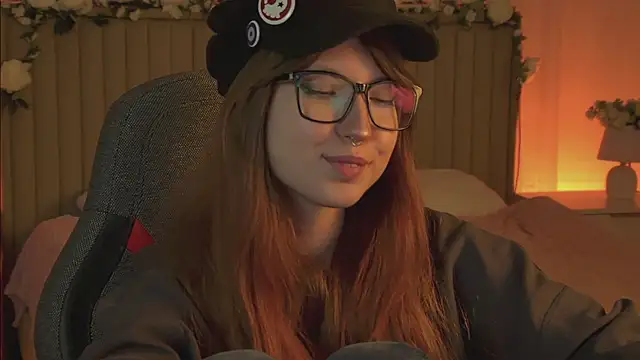 Snapshot of MemoryCadence chatting on 9, 10, 2025 MemoryCadence online show from 9, 10, 2025