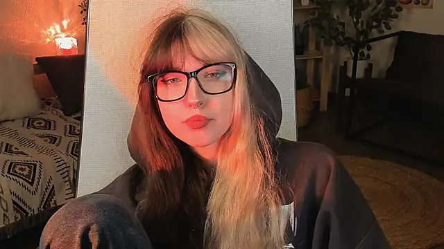 Snapshot of MemoryCadence chatting on 19, 10, 2025 MemoryCadence online show from 19, 10, 2025