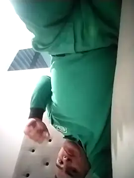 Snapshot of Andy-rtg chatting on 11, 11, 2025 Andy-rtg online show from 11, 11, 2025