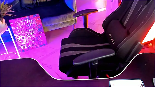 SarahAlluring online show from 14, 12, 2025