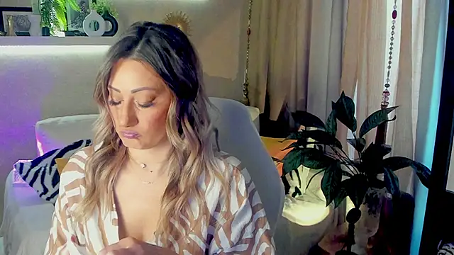 SarahAlluring online show from 10, 5, 2026