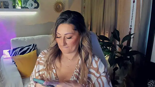 SarahAlluring online show from 14, 5, 2026