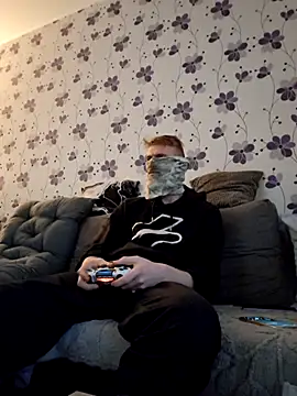 Snapshot of ThePython666 chatting on 27, 10, 2025 ThePython666 online show from 27, 10, 2025