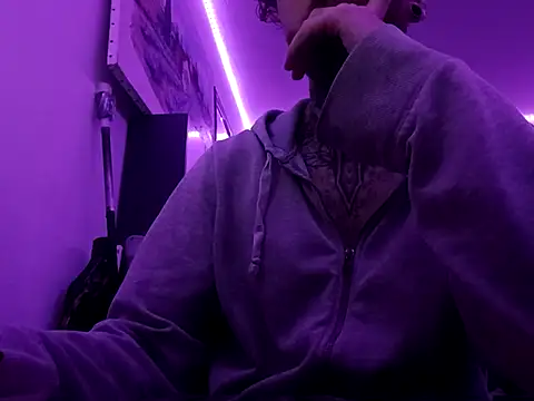 Snapshot of White_Fox chatting on 17, 3, 2025 White Fox online show from 17, 3, 2025