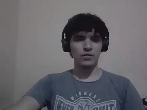 Snapshot of Visculi chatting on 17, 12, 2025 Visculi online show from 17, 12, 2025