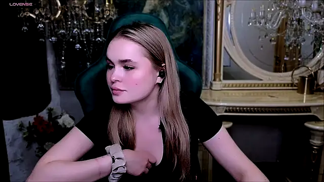 Snapshot of Jessi_Blonde chatting on 9, 9, 2025 Jessi Blonde online show from 9, 9, 2025