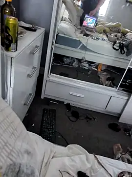 Snapshot of Nick-Ox chatting on 18, 9, 2025 Nick-Ox online show from 18, 9, 2025