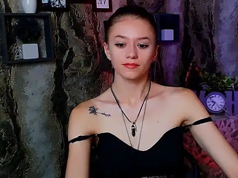 Snapshot of LanaTey chatting on 10, 9, 2025 LanaTey online show from 10, 9, 2025