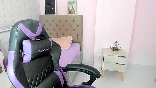 Tania Duque online show from 27, 11, 2025