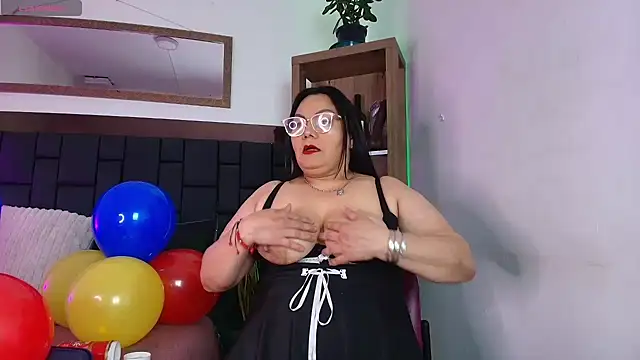 Snapshot of EllenaBoobs_ chatting on 19, 6, 2026 EllenaBoobs online show from 19, 6, 2026