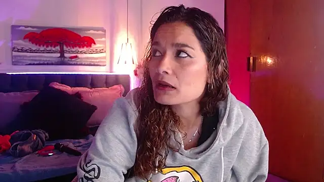 Snapshot of Rose_Thompson1 chatting on 16, 11, 2025 Rose Thompson1 online show from 16, 11, 2025