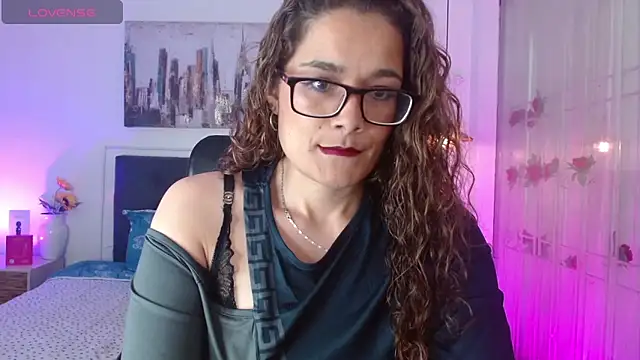 Rose Thompson1 online show from 11, 5, 2026