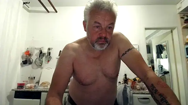 Snapshot of Berg_Boy chatting on 16, 9, 2025 Berg Boy online show from 16, 9, 2025