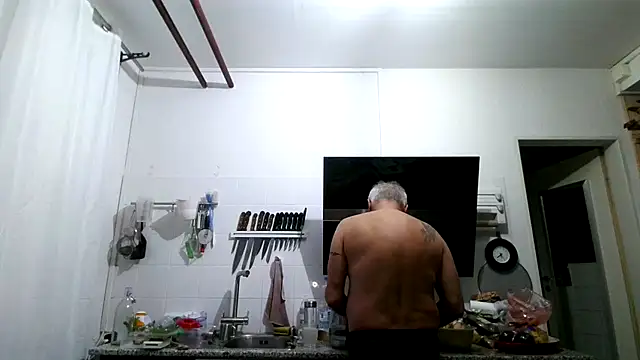Snapshot of Berg_Boy chatting on 9, 4, 2026 Berg Boy online show from 9, 4, 2026