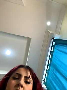 Snapshot of Ivelleee_ chatting on 16, 9, 2025 Ivelleee  online show from 16, 9, 2025