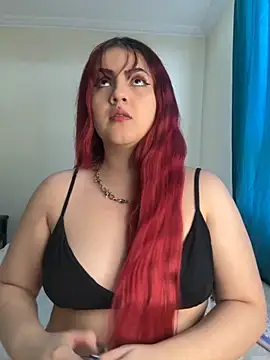 Snapshot of Ivelleee_ chatting on 10, 10, 2025 Ivelleee  online show from 10, 10, 2025