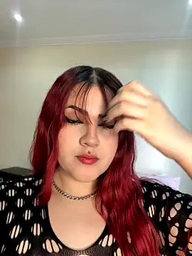 Snapshot of Ivelleee_ chatting on 15, 10, 2025 Ivelleee  online show from 15, 10, 2025