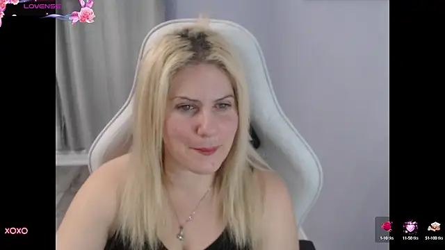 Snapshot of BellaStar84 chatting on 7, 10, 2025 BellaStar84 online show from 7, 10, 2025