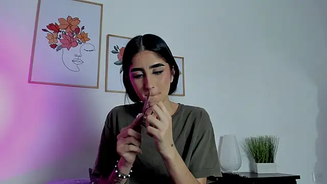 Snapshot of alana_111 chatting on 26, 9, 2025 alana 111 online show from 26, 9, 2025