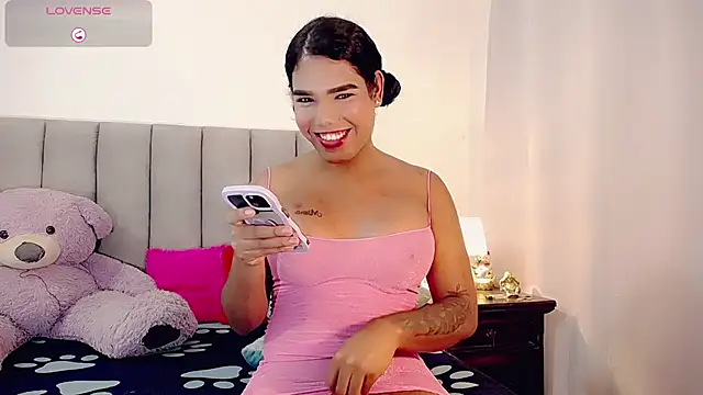 Snapshot of taniababy chatting on 4, 10, 2025 taniababy online show from 4, 10, 2025