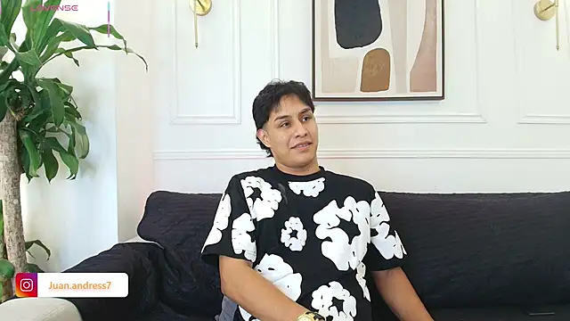 Snapshot of Stone_grey1_ chatting on 6, 10, 2025 Stone grey1  online show from 6, 10, 2025