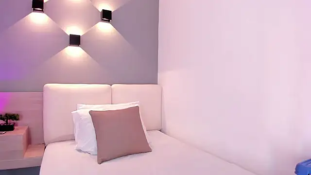 karol white  online show from 20, 5, 2026