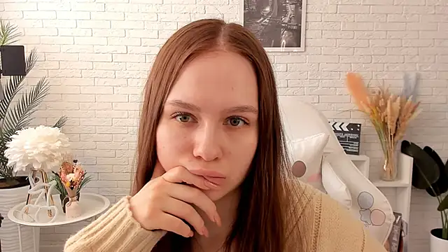 LoisCubitt online show from 15, 3, 2025