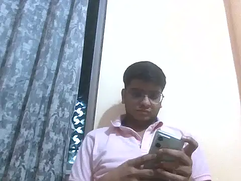 Snapshot of sutfvkii chatting on 4, 10, 2025 sutfvkii online show from 4, 10, 2025