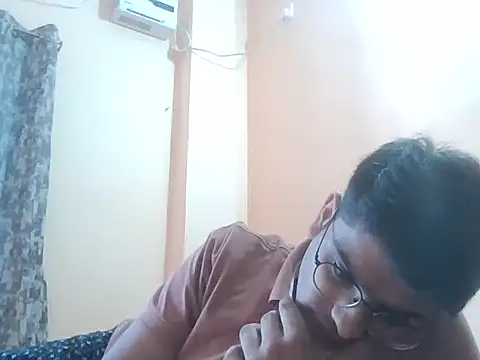 Snapshot of sutfvkii chatting on 12, 10, 2025 sutfvkii online show from 12, 10, 2025