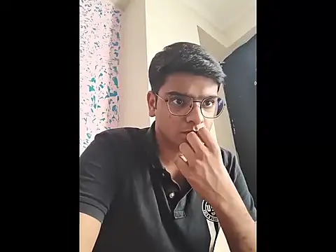 Snapshot of sutfvkii chatting on 24, 10, 2025 sutfvkii online show from 24, 10, 2025