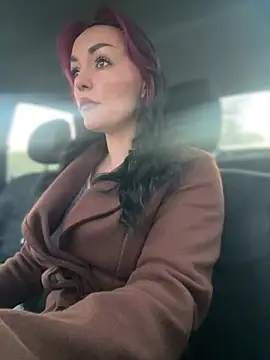 Snapshot of MeganFoxiy chatting on 7, 4, 2026 MeganFoxiy online show from 7, 4, 2026