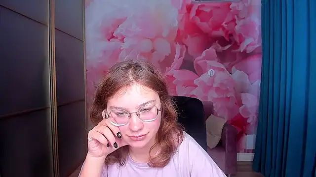 AngelinaLow online show from 18, 11, 2025