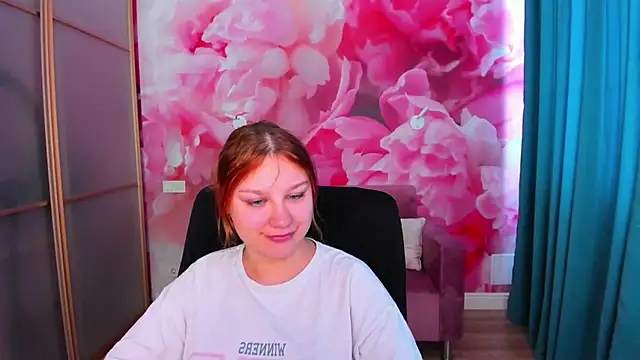 AngelinaLow online show from 15, 5, 2026